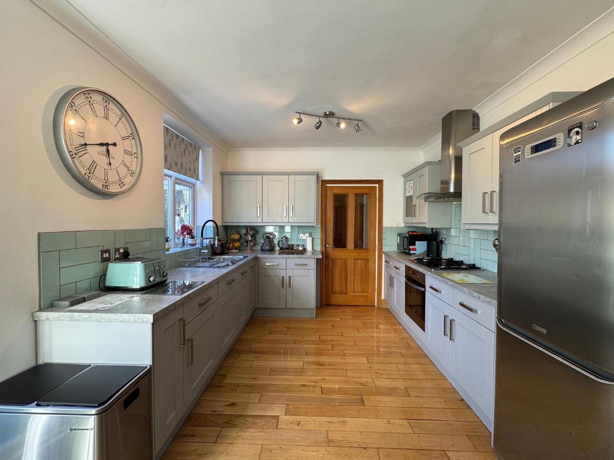 Freeman Hot Tub House, Free Parking, Transport Links * Longbenton
