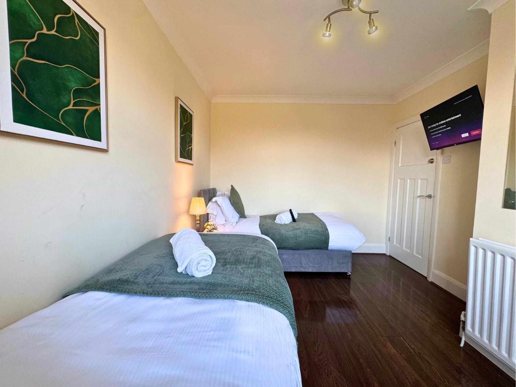 Holiday home Freeman Hot Tub House, Free Parking, Transport Links Longbenton