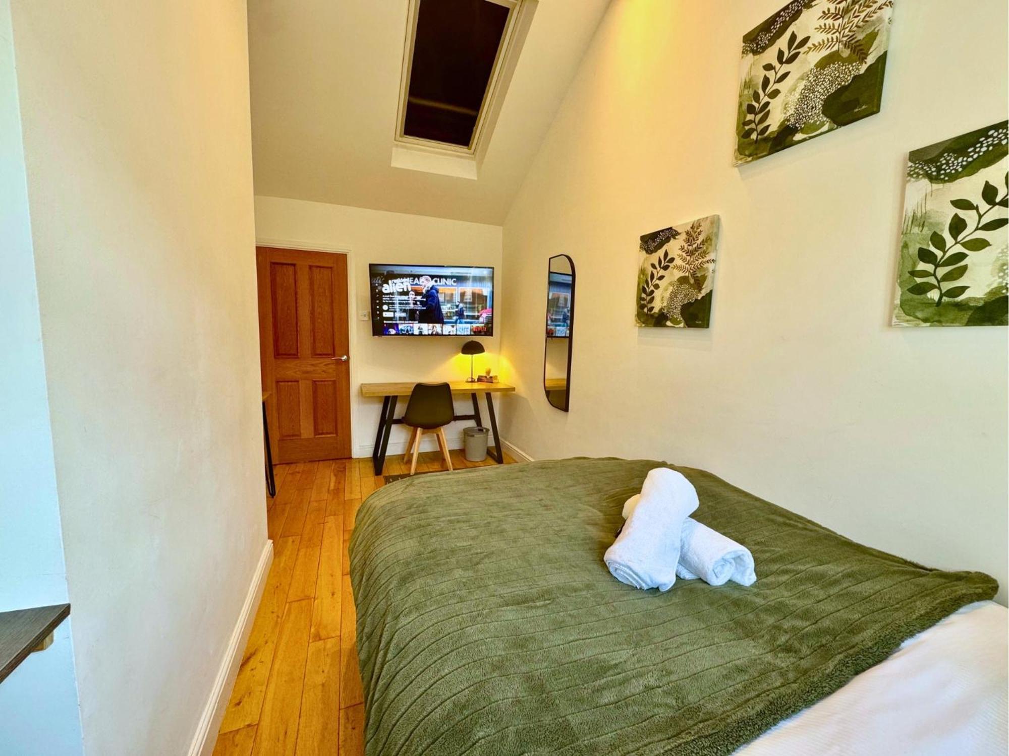 Holiday home Freeman Hot Tub House, Free Parking, Transport Links Longbenton