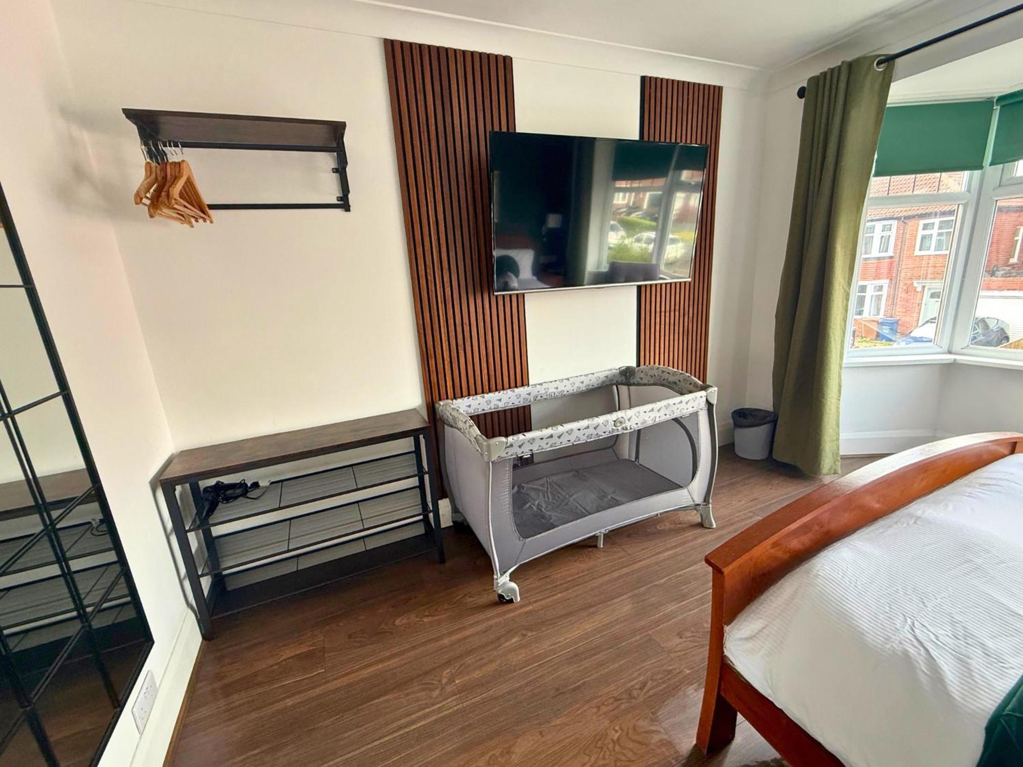 Holiday home Freeman Hot Tub House, Free Parking, Transport Links